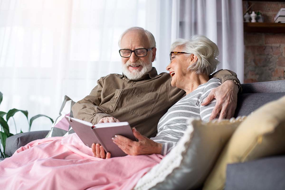 Téléassistance senior : Équipez une personne dans le besoin
